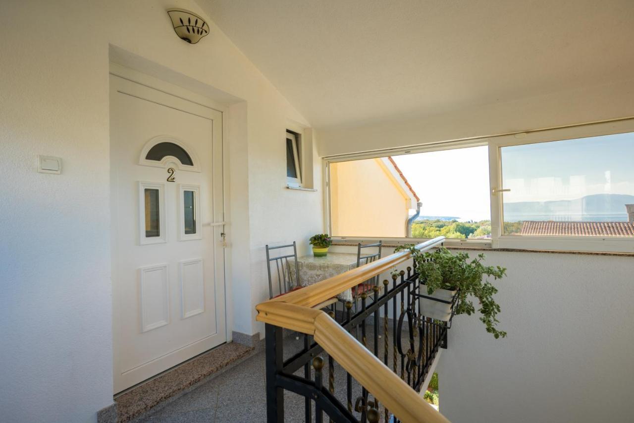 Apartmani Sandra Malinska Sveti Vid-Miholjice Exterior photo