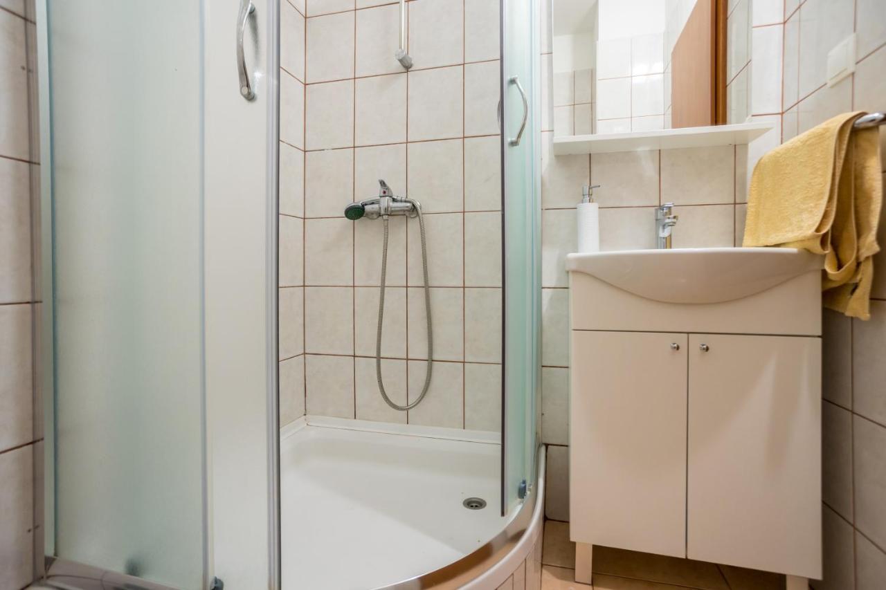 Apartmani Sandra Malinska Sveti Vid-Miholjice Exterior photo