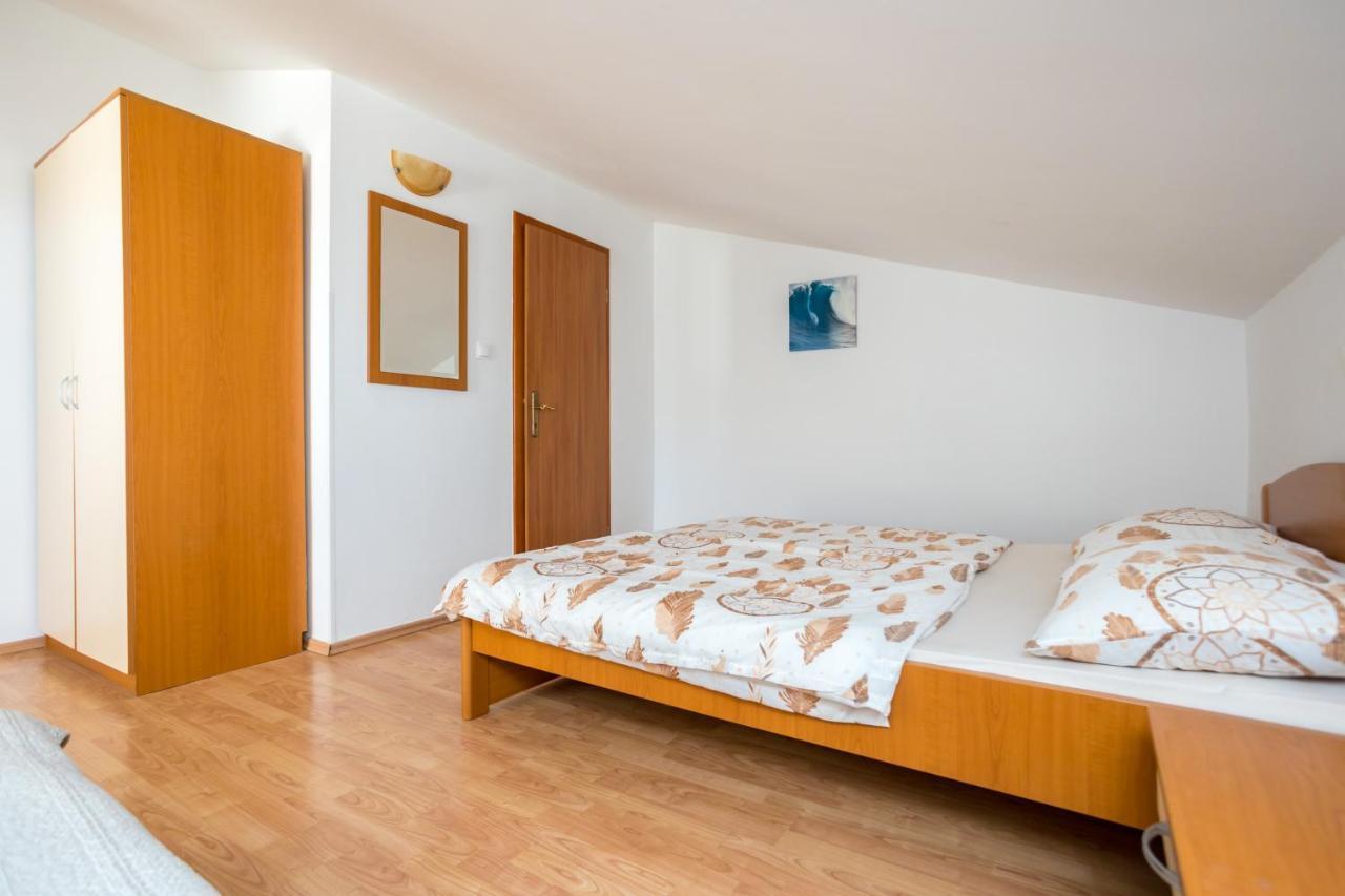 Apartmani Sandra Malinska Sveti Vid-Miholjice Exterior photo
