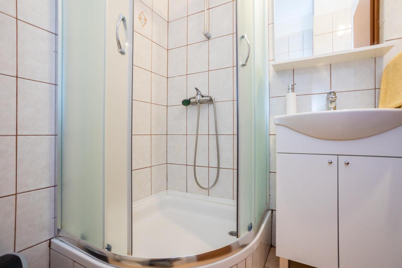 Apartmani Sandra Malinska Sveti Vid-Miholjice Exterior photo