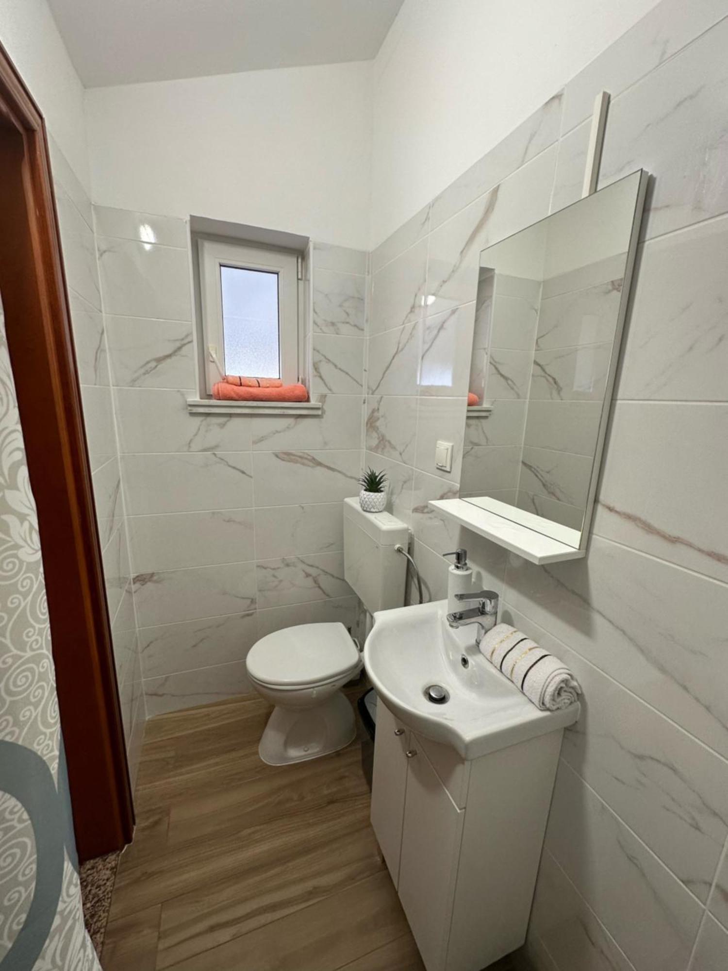 Apartmani Sandra Malinska Sveti Vid-Miholjice Exterior photo