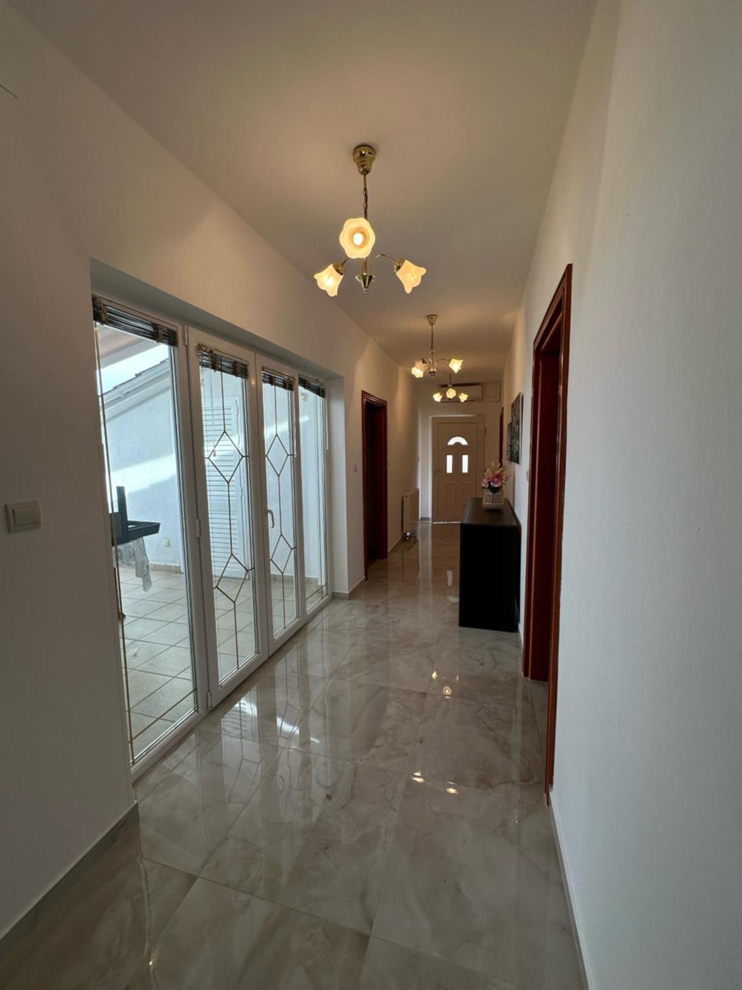Apartmani Sandra Malinska Sveti Vid-Miholjice Exterior photo